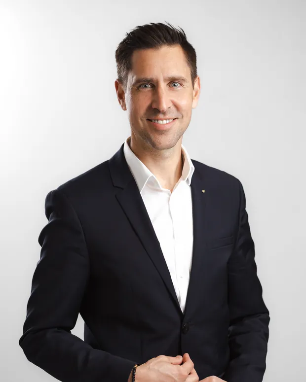 Studio portrait of Bernhard Brandl, founder of Performance Management Advisors.